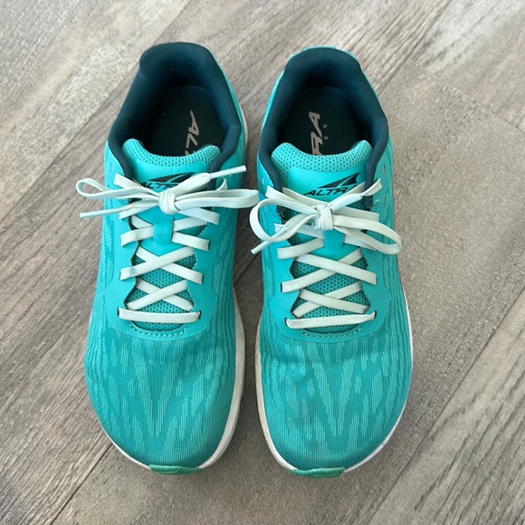 Altra Rivera Running Shoes - Picture 2 of 8